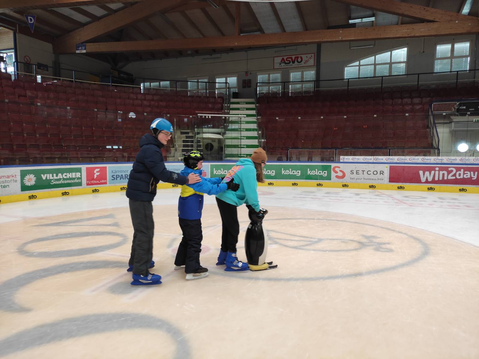 Eislaufen in der Eishalle Villach – Die Ganze Halle für uns!